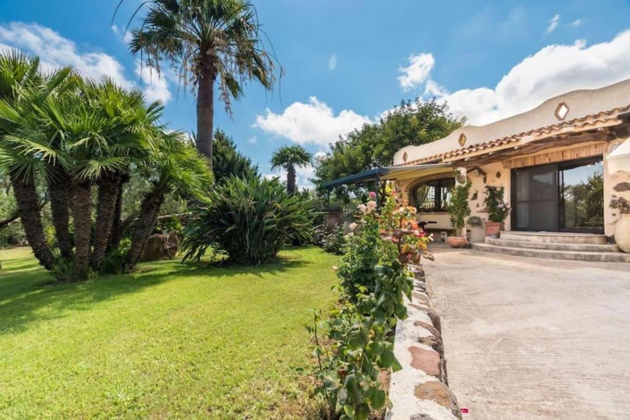 villa con immenso giardino Orosei Esterno foto