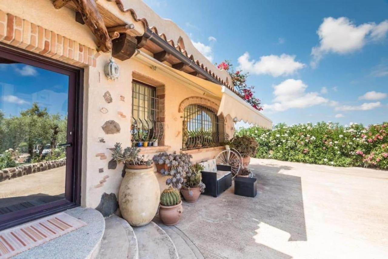 villa con immenso giardino Orosei Esterno foto