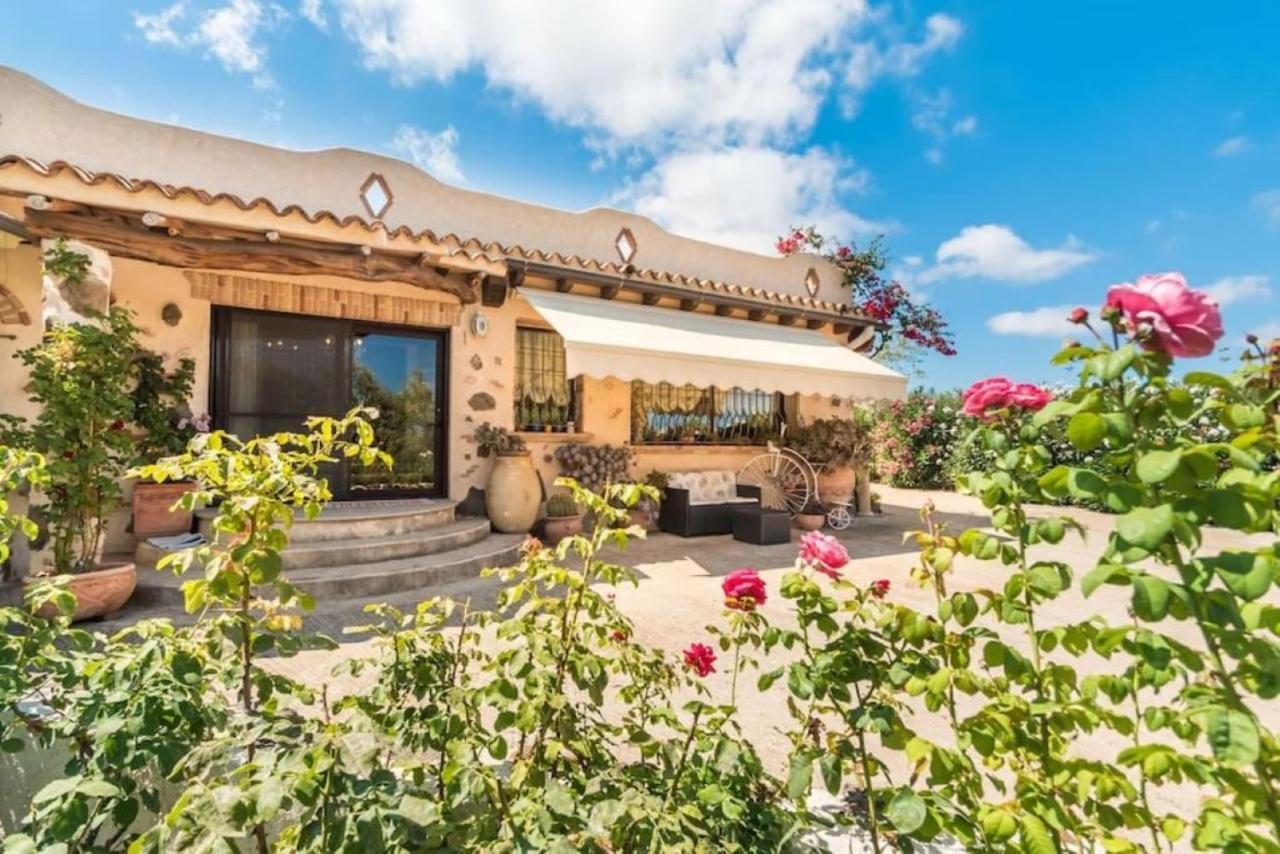 villa con immenso giardino Orosei Esterno foto