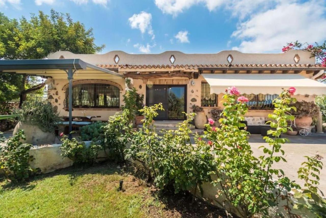villa con immenso giardino Orosei Esterno foto