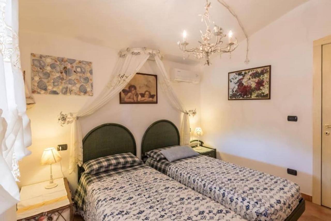 villa con immenso giardino Orosei Esterno foto